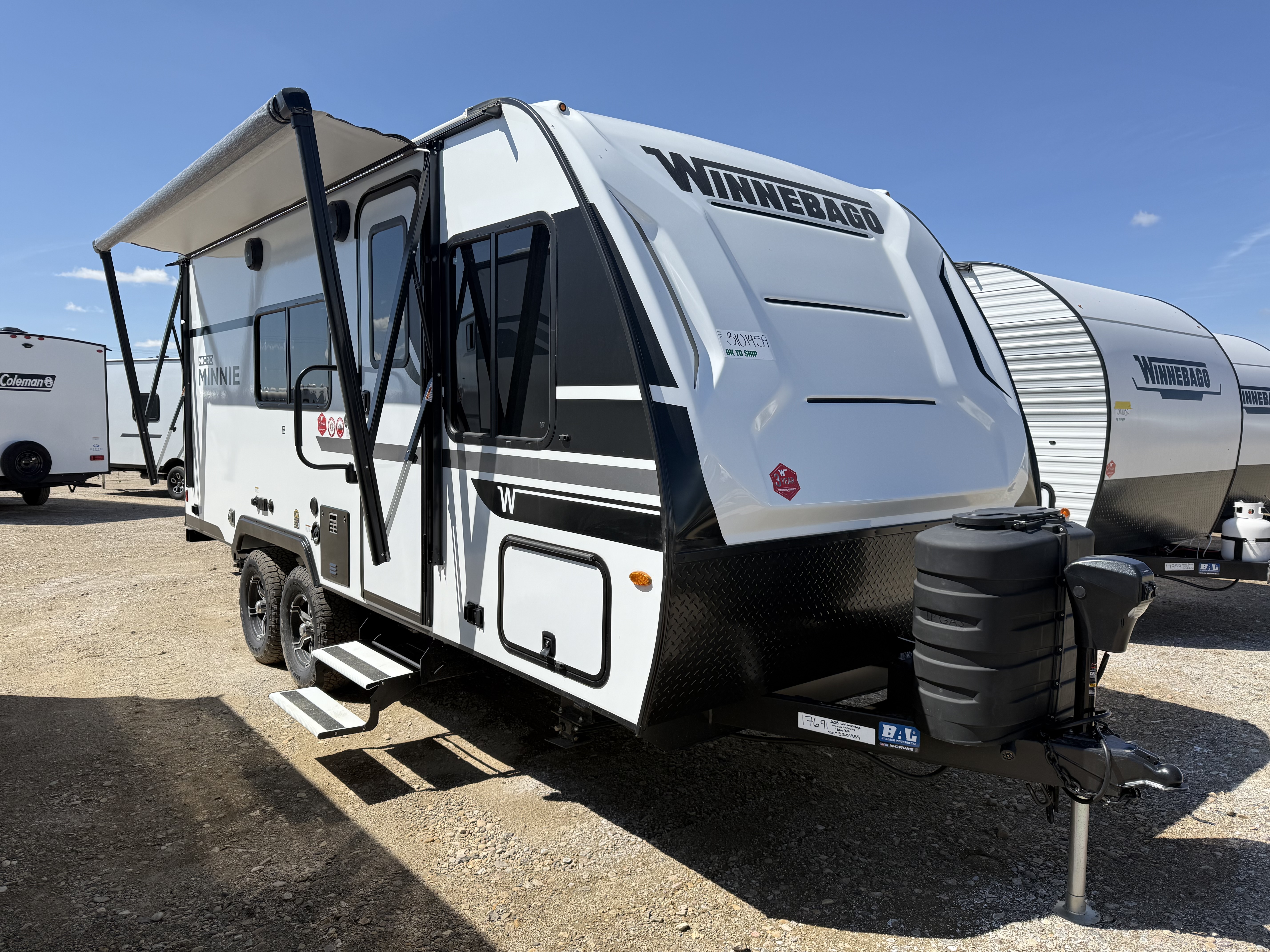 New 2025 Winnebago MICRO MINNIE 1800 BH